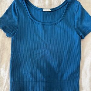 Athleta Girl size 6 blue rib crop tee